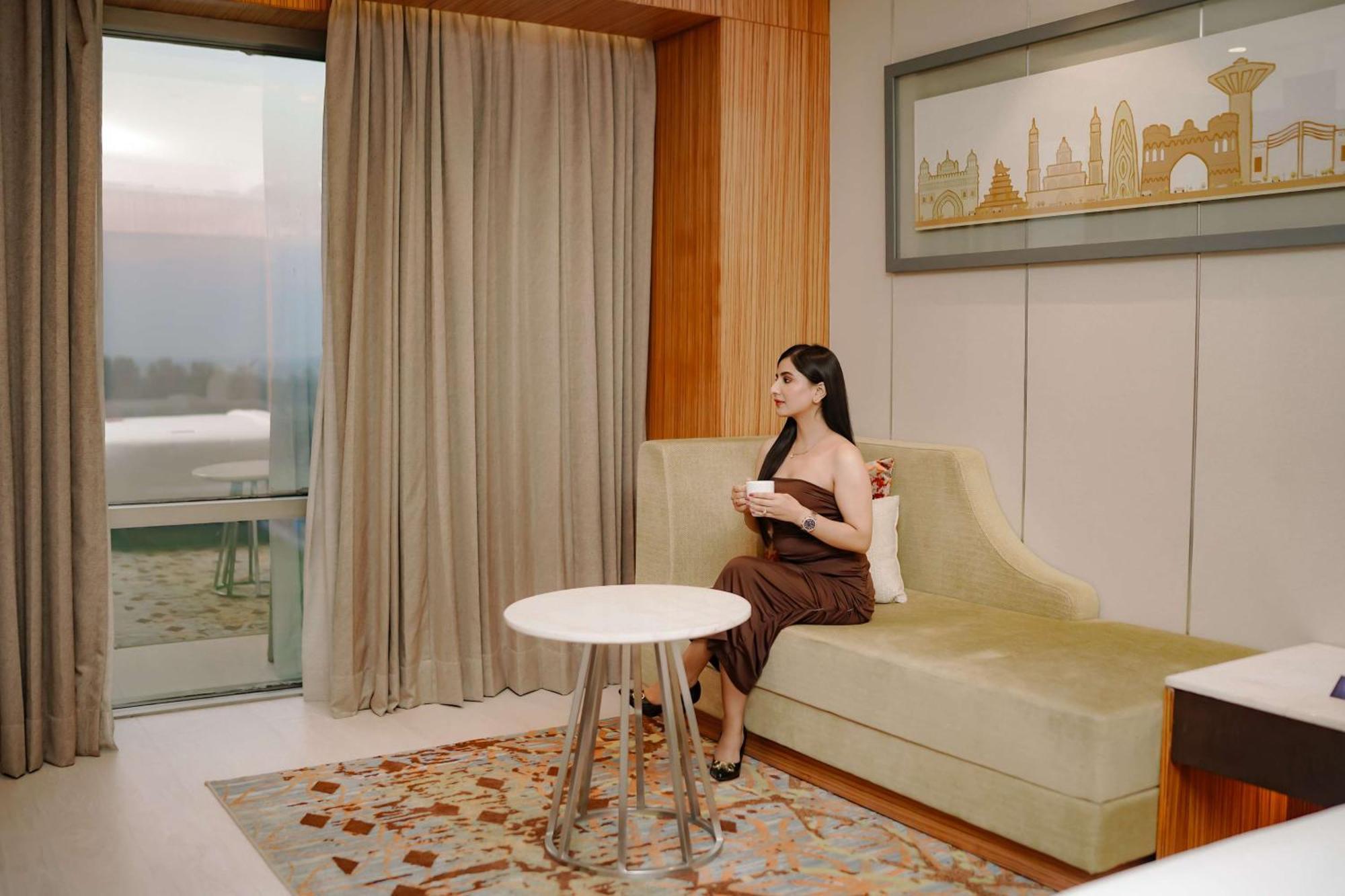 Radisson Blu Hotel Amritsar Esterno foto A room at the hotel