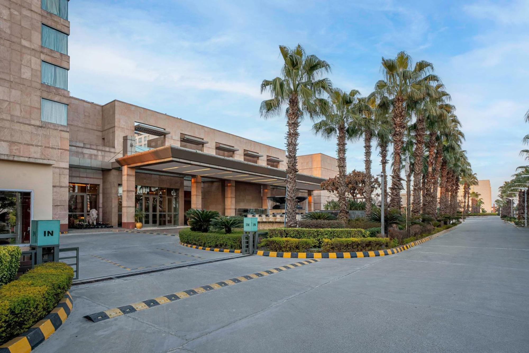 Radisson Blu Hotel Amritsar Esterno foto The Leela Palace, New Delhi